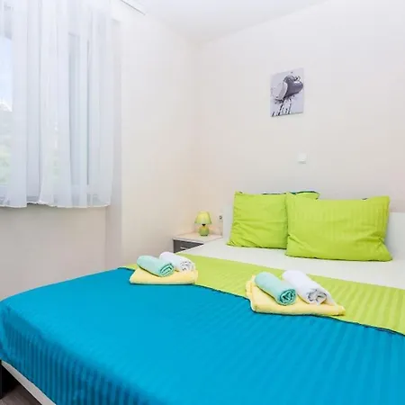 Dvosobni U Kuci S Bazenom, 1 Kat Apartament Draga Bašćanska