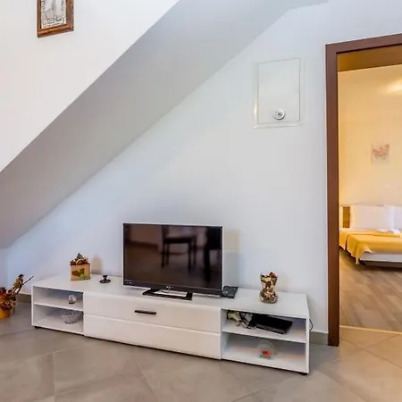 Dvosobni U Kuci S Bazenom, 1 Kat Draga Bašćanska