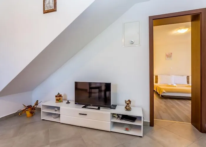 Dvosobni U Kuci S Bazenom, 1 Kat Draga Bašćanska