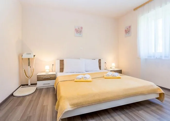 Dvosobni U Kuci S Bazenom, 1 Kat * Draga Bašćanska